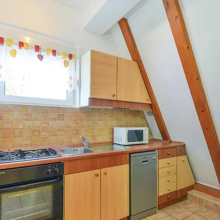 בית נופש Stunning In Gospic *